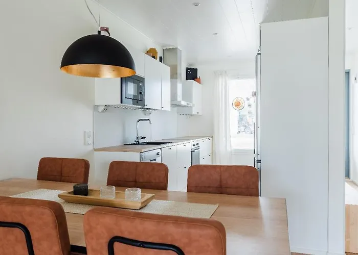 Spacious Townhouse Hosted By Hygge Host